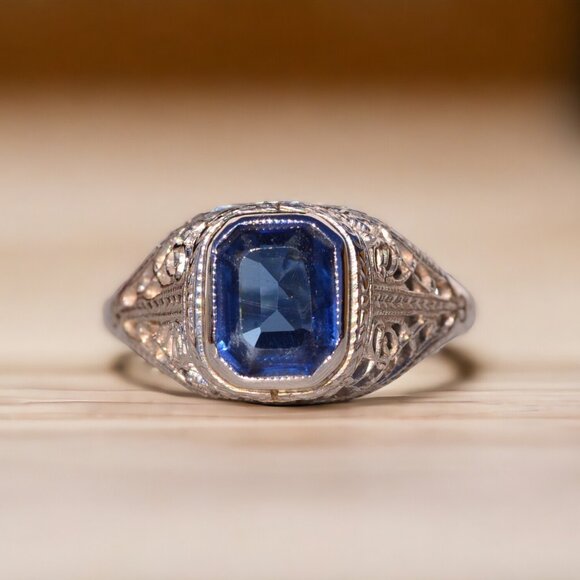 Antique Filigree Sapphire Ring in White Gold - Picture 10 of 10